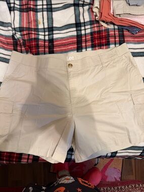 Lee Women's Khaki Cargo Shorts